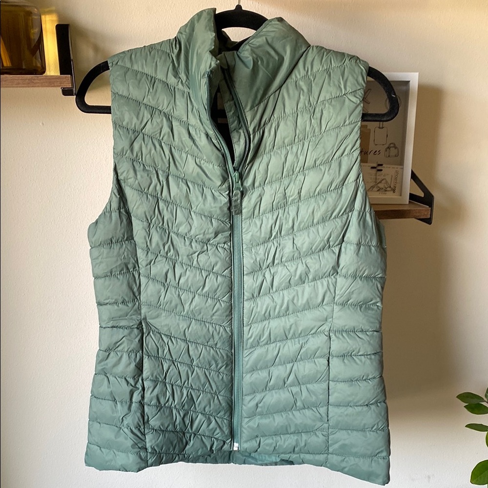 Old Navy Active Women's Green Quilted Vest